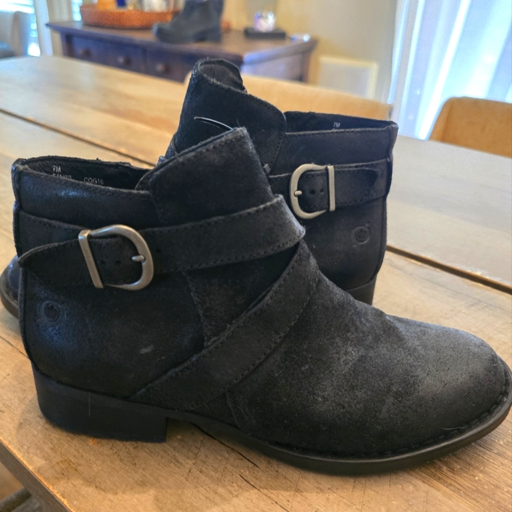 Born Trinculo black boots Size 7